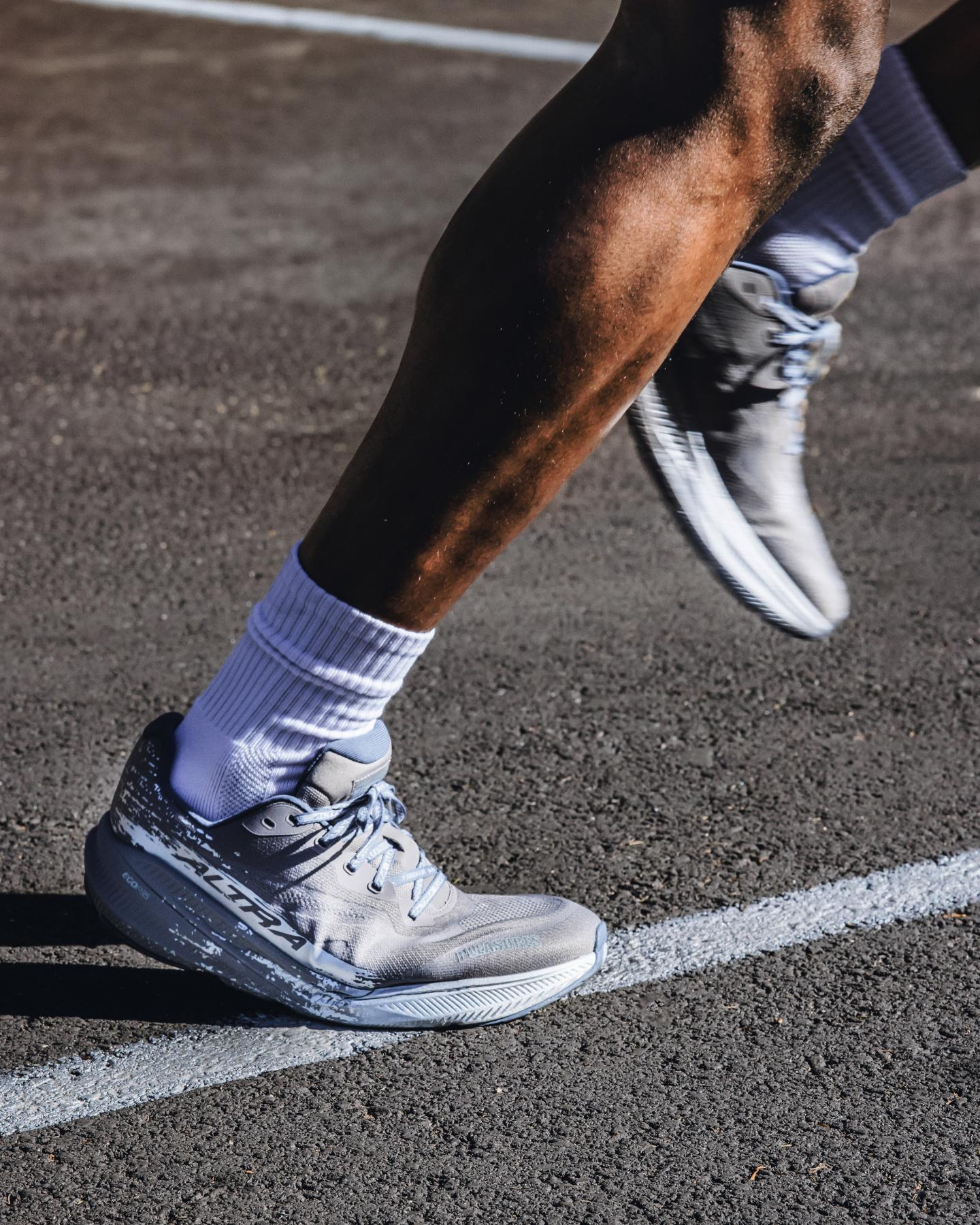 PLEASURES x Altra Experience Flow 3